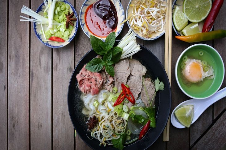 Enjoy the Best of Vietnamese local Food