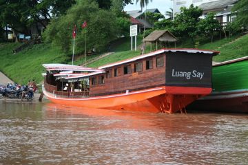Luangsay Cruise Downstream 2 Days / 1 Night