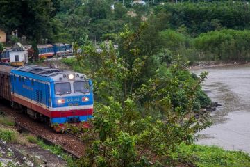 Vietnam Tour By Train 16 Days
