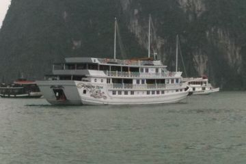 Overnight Boat Cruise on Halong Bay 2 Days / 1 Night