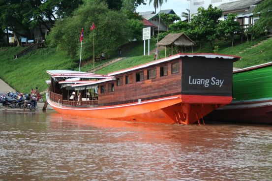 Luangsay Cruise Downstream 2 Days / 1 Night
