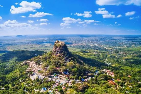 Myanmar on Rail & Road 13 Days