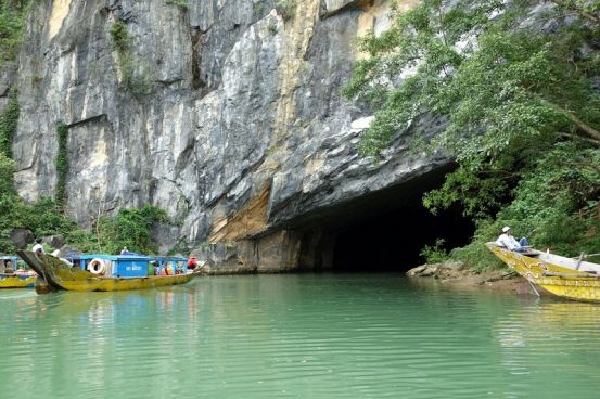 From Phong Nha National Park to Hue 2 Days / 1 Night
