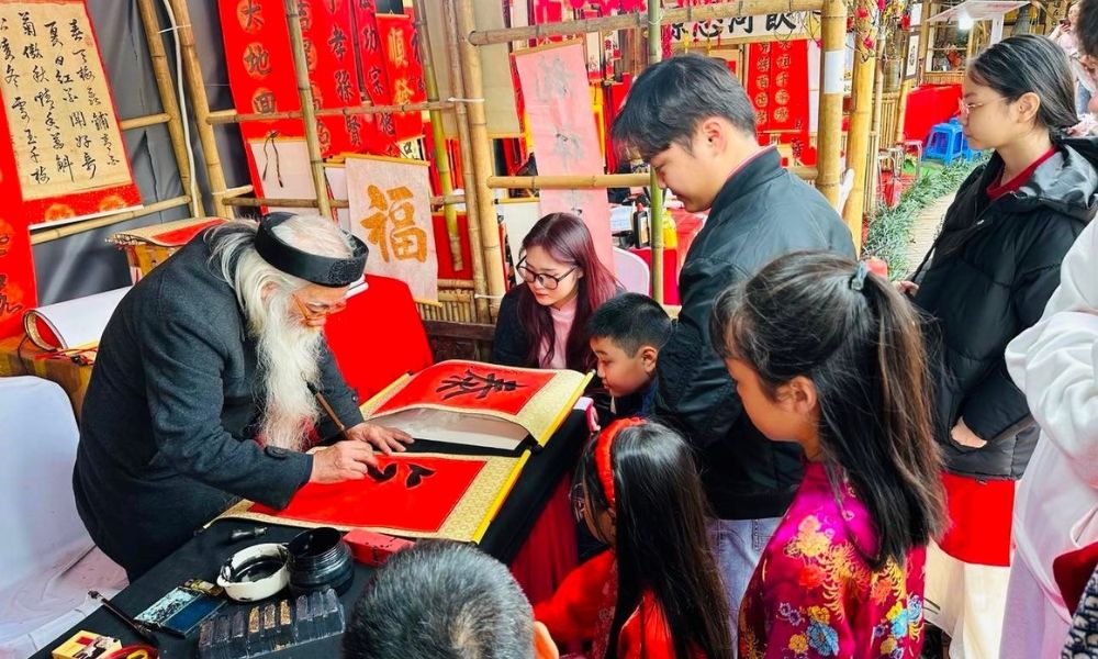 hanoi-lunar-new-year-open-stores-attractions